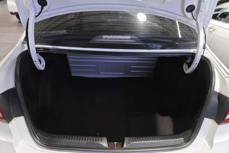 Used Jetta VA3 2019 1.5L Automatic Enjoyment Edition Trunk