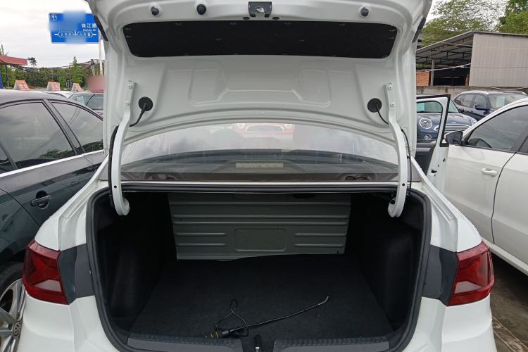 Used Jetta VA3 2019 1.5L Automatic Enjoyment Edition Trunk