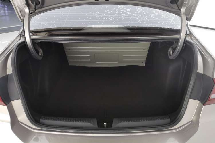 Used Jetta VA3 2019 1.5L Manual Enjoyment Edition Trunk
