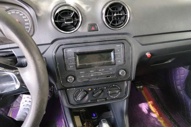 Used Jetta VA3 2020 1.5L Automatic "Upward Life" Edition Audio And AC Panel