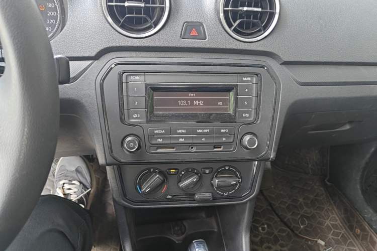 Used Jetta VA3 2020 1.5L Automatic "Upward Life" Edition Audio And AC Panel