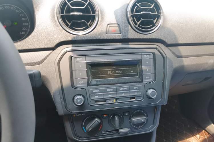 Used Jetta VA3 2020 1.5L Automatic "Upward Life" Edition Audio And AC Panel