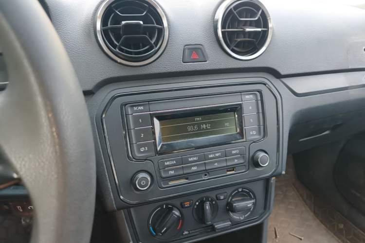 Used Jetta VA3 2020 1.5L Automatic "Upward Life" Edition Audio And AC Panel