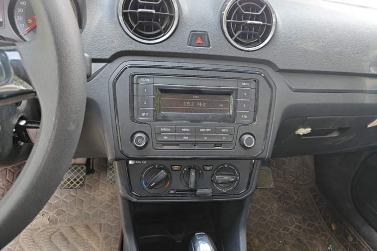 Used Jetta VA3 2020 1.5L Automatic "Upward Life" Edition Audio And AC Panel