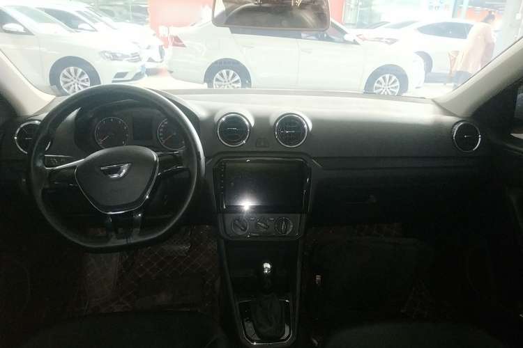 Used Jetta VA3 2020 1.5L Automatic "Upward Life" Edition Center Console
