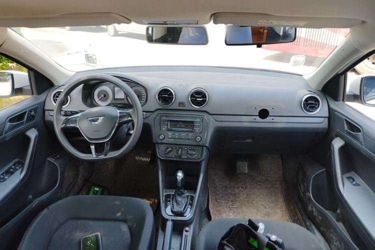 Used Jetta VA3 2020 1.5L Automatic "Upward Life" Edition Center Console