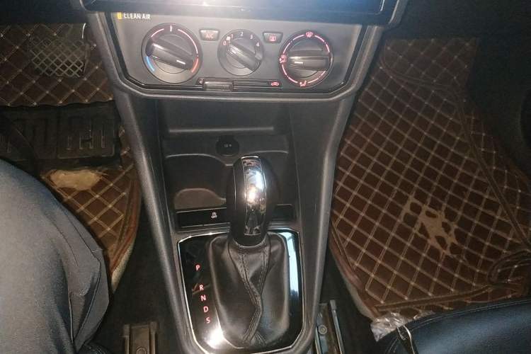 Used Jetta VA3 2020 1.5L Automatic "Upward Life" Edition Gear Lever