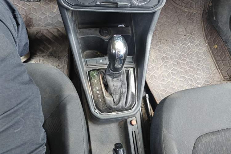 Used Jetta VA3 2020 1.5L Automatic "Upward Life" Edition Gear Lever