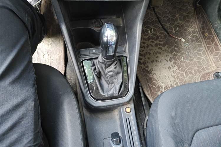 Used Jetta VA3 2020 1.5L Automatic "Upward Life" Edition Gear Lever