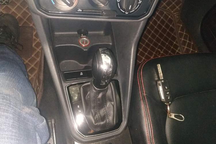 Used Jetta VA3 2020 1.5L Automatic "Upward Life" Edition Gear Lever