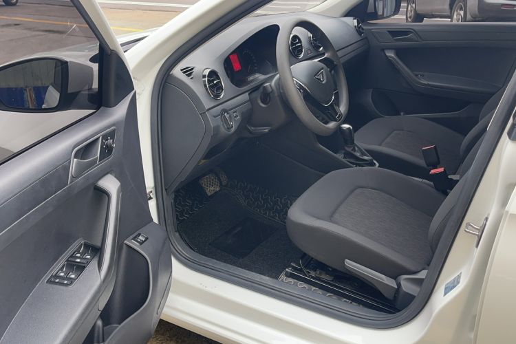 Used Jetta VA3 2020 1.5L Automatic "Upward Life" Edition Interior 2