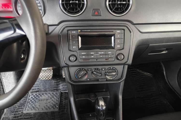 Used Jetta VA3 2020 1.5L Automatic "Upward Life" Edition Interior 3