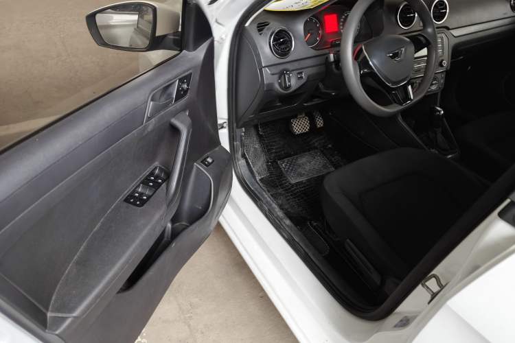 Used Jetta VA3 2020 1.5L Automatic "Upward Life" Edition Interior 6