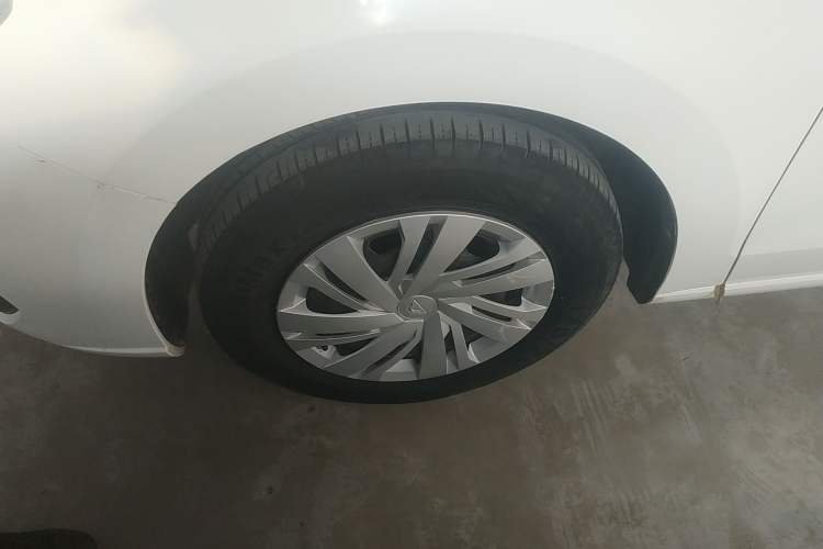 Used Jetta VA3 2020 1.5L Automatic "Upward Life" Edition Left Front Wheel Hub