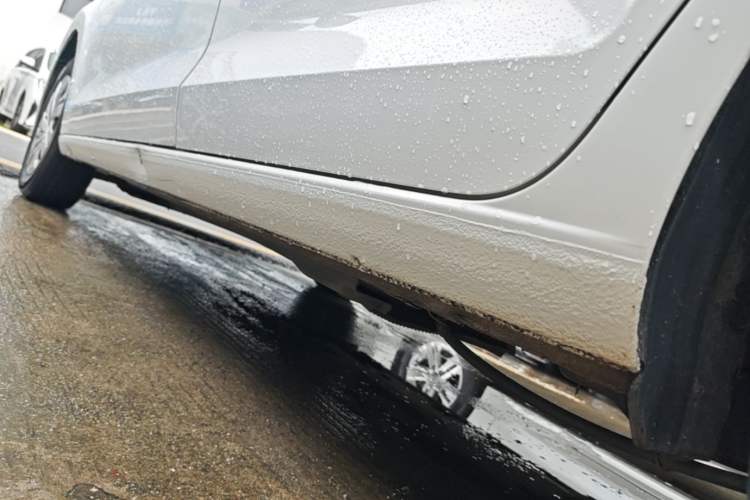 Used Jetta VA3 2020 1.5L Automatic "Upward Life" Edition Left Side Sill