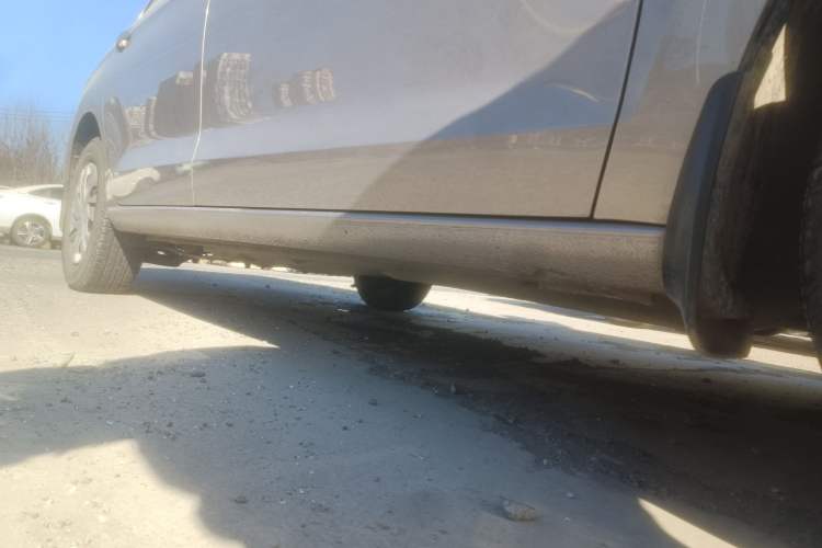 Used Jetta VA3 2021 1.5L Automatic "Upward Journey" Edition Right Side Sill