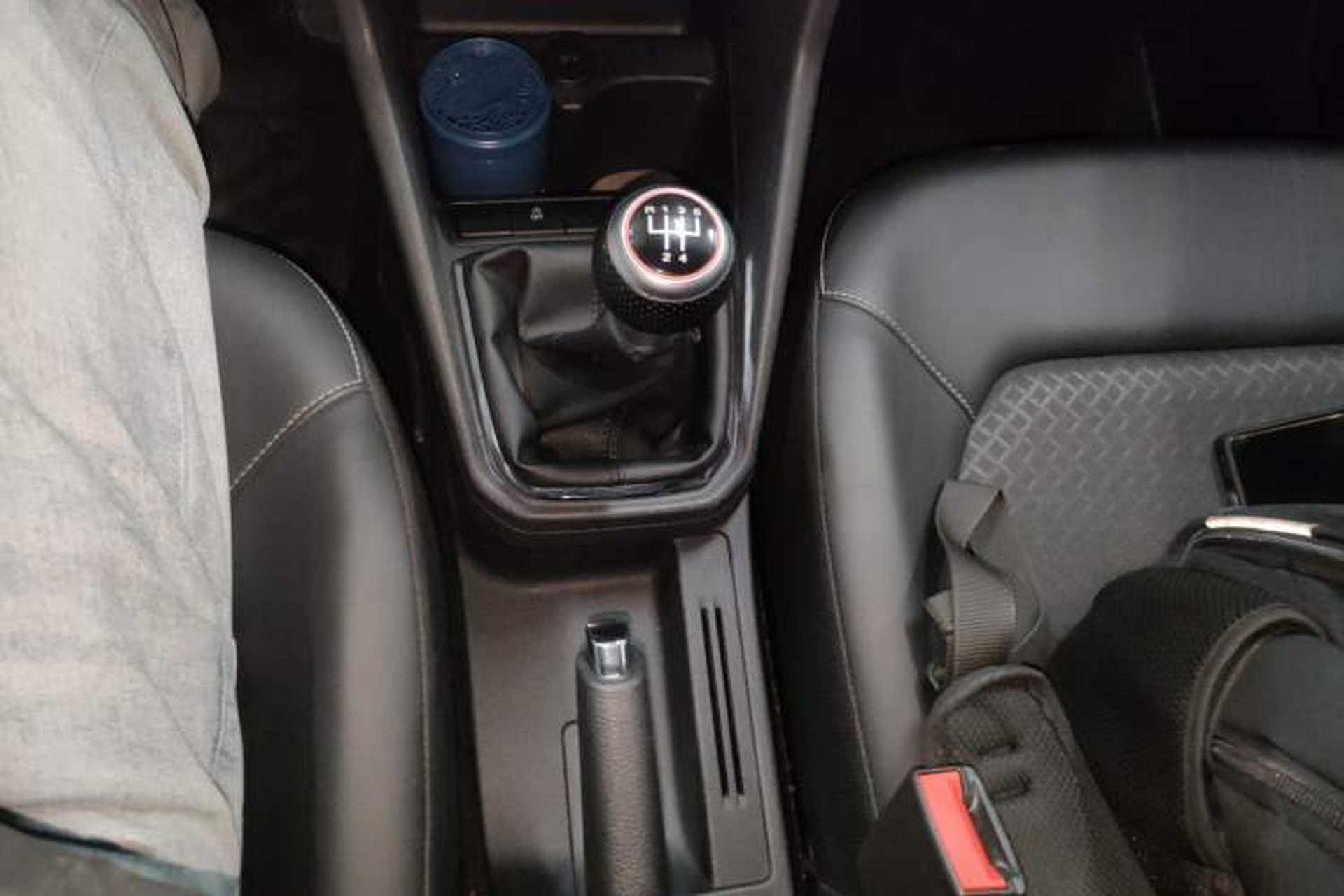 Used Jetta VA3 2021 1.5L Manual Enjoyment Edition Gear Lever