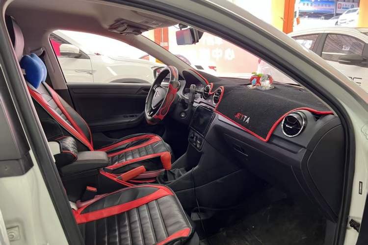 Used Jetta VA3 2021 1.5L Manual Entry-Level Version Interior 4