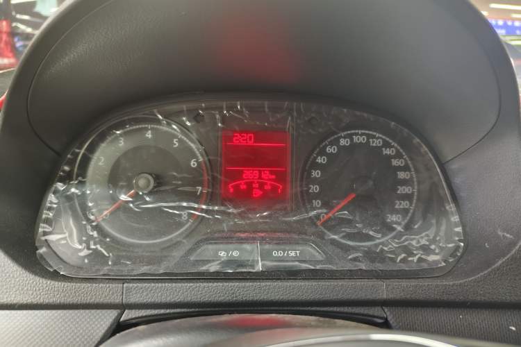 Used Jetta VA3 2021 1.5L Manual Entry-Level Version Odometer Close Up