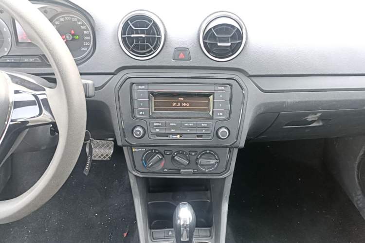 Used Jetta VA3 2021 1.5L Automatic "Upward Journey" Edition Audio And AC Panel