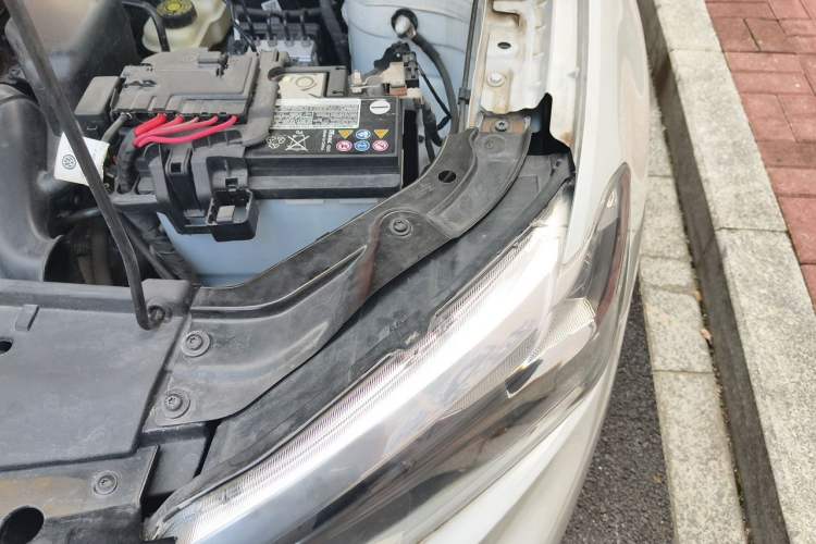 Used Jetta VA3 2021 1.5L Manual Entry-Level Version Engine Bay Left