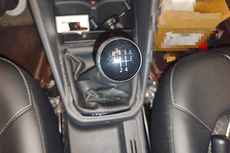 Used Jetta VA3 2021 1.5L Manual Enjoyment Edition Gear Lever