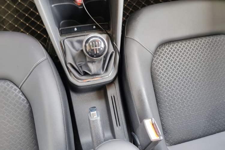 Used Jetta VA3 2021 1.5L Manual Enjoyment Edition Gear Lever