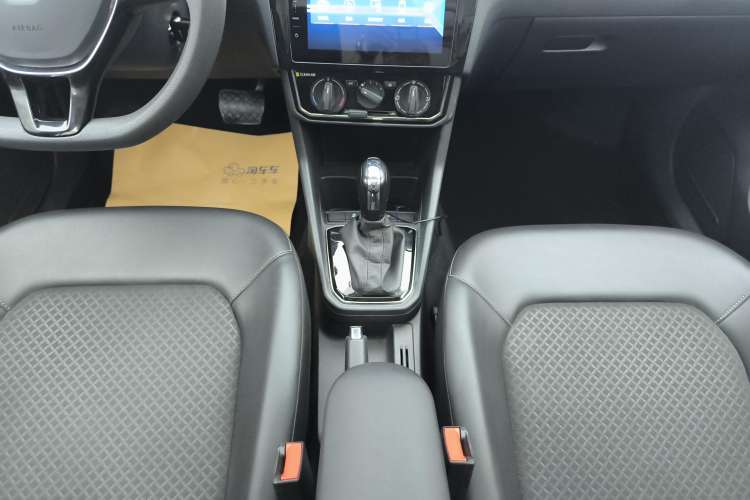 Used Jetta VA3 2021 1.5L Automatic Enjoyment Edition Gear Lever