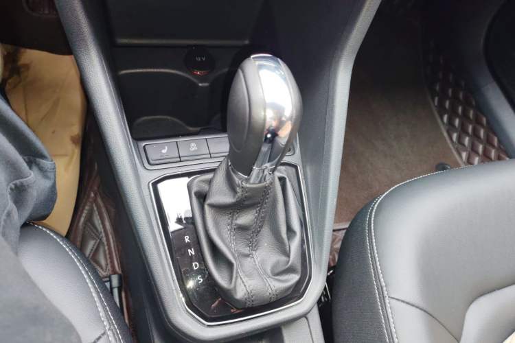 Used Jetta VA3 2021 1.5L Automatic Glory Edition Gear Lever