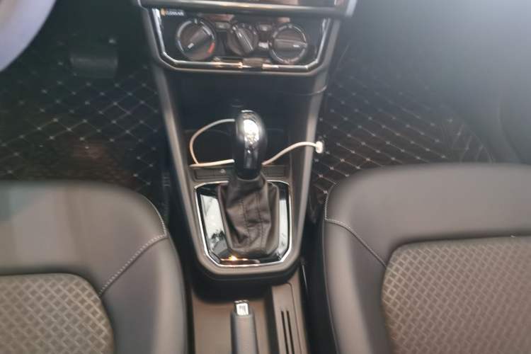 Used Jetta VA3 2021 1.5L Automatic Enjoyment Edition Gear Lever