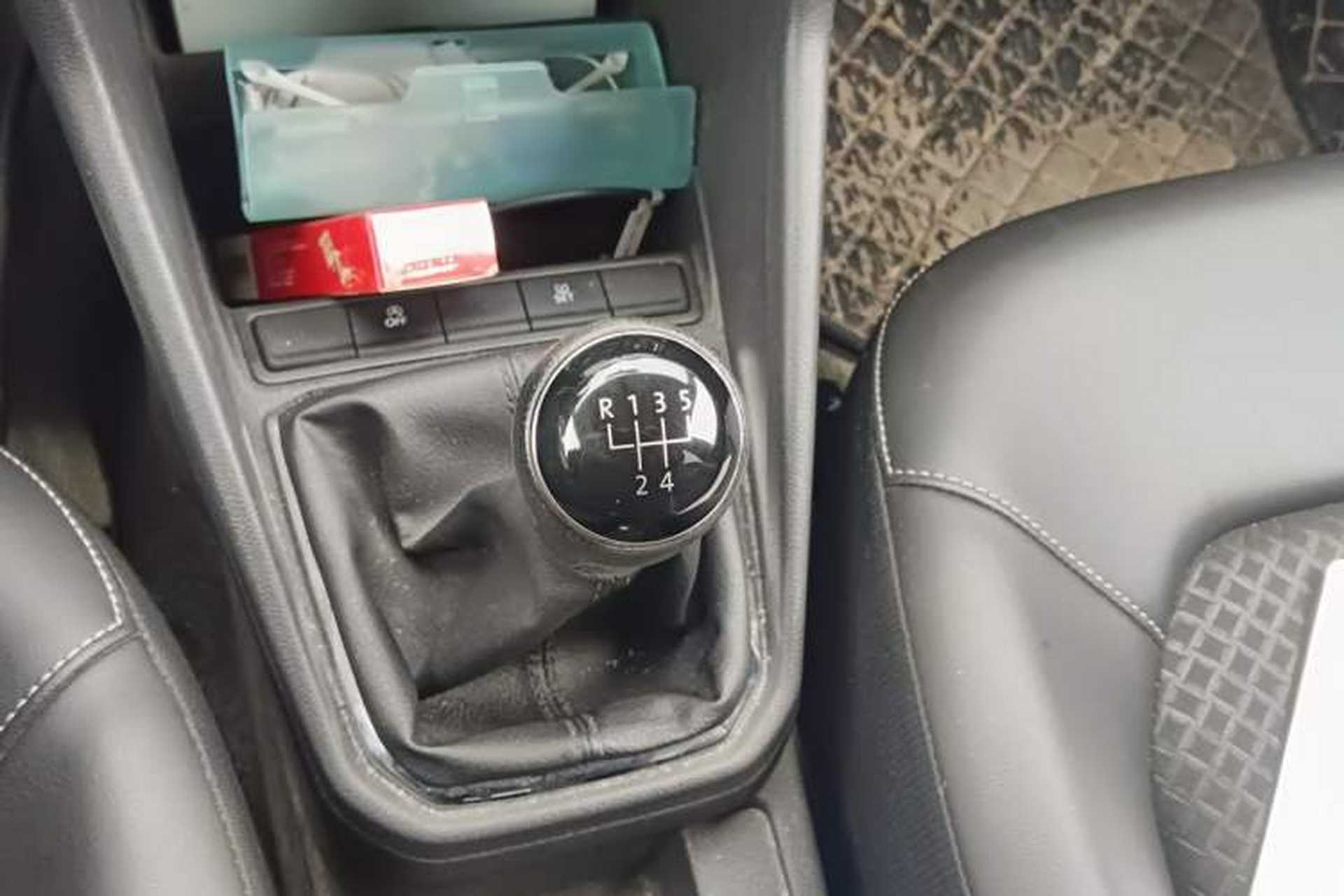 Used Jetta VA3 2021 1.5L Manual Enjoyment Edition Gear Lever