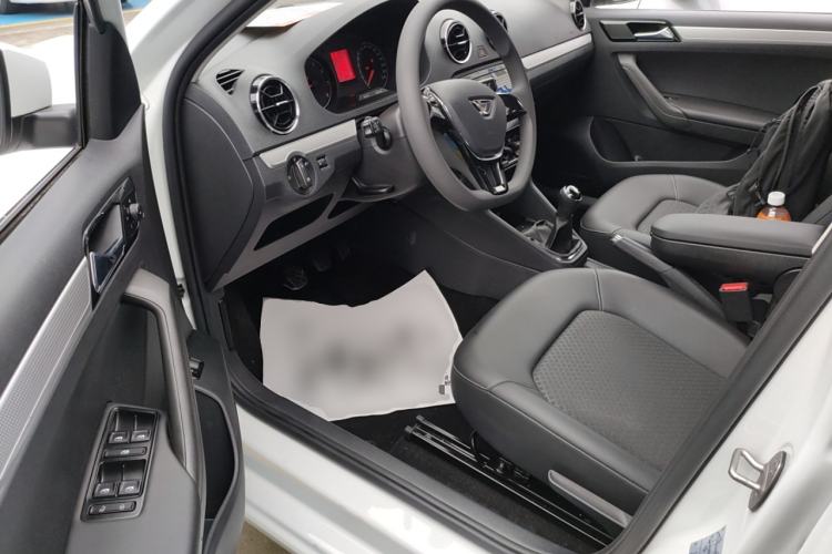 Used Jetta VA3 2021 1.5L Manual Enjoyment Edition Interior 3