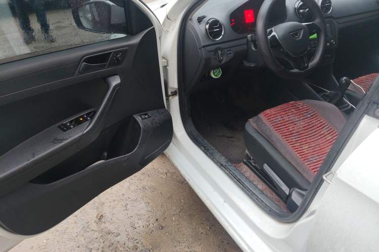 Used Jetta VA3 2021 1.5L Manual Entry-Level Version Interior 3