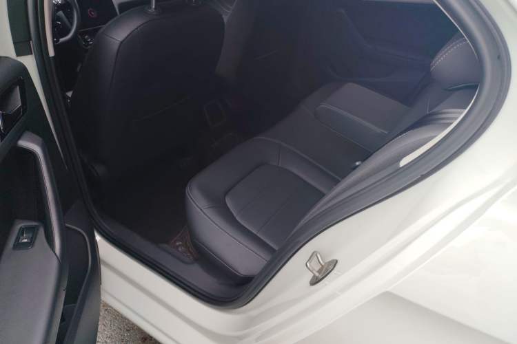 Used Jetta VA3 2021 1.5L Automatic Glory Edition Interior 4