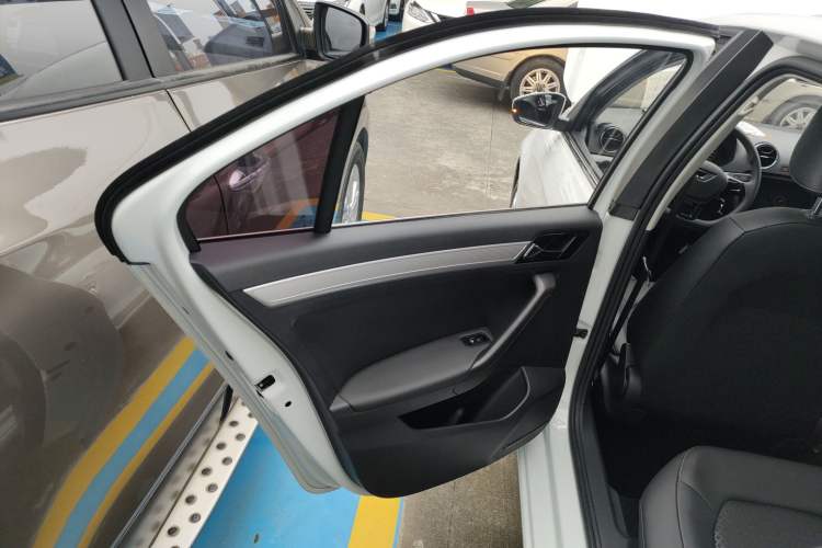 Used Jetta VA3 2021 1.5L Manual Enjoyment Edition Interior 8