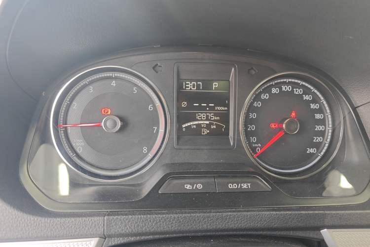 Used Jetta VA3 2021 1.5L Automatic Glory Edition Odometer Close Up