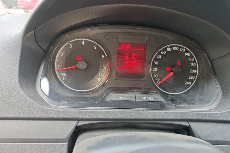 Used Jetta VA3 2021 1.5L Manual Entry-Level Version Odometer Close Up