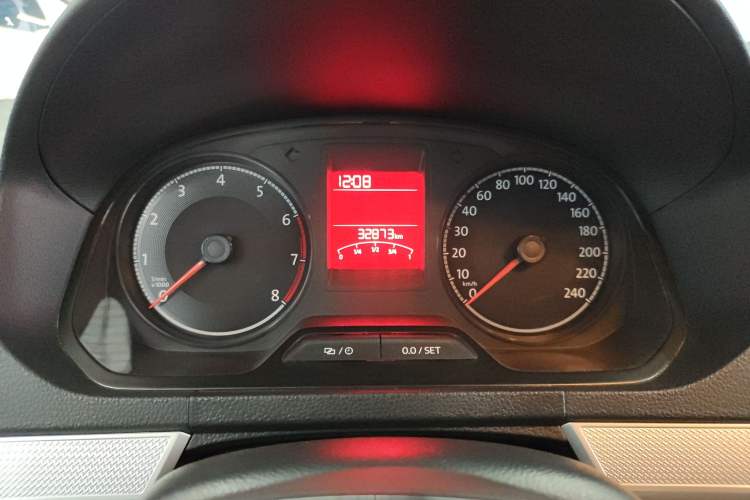 Used Jetta VA3 2021 1.5L Automatic Enjoyment Edition Odometer Close Up