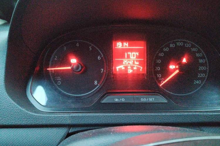 Used Jetta VA3 2021 1.5L Manual Entry-Level Version Odometer Close Up
