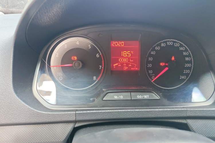 Used Jetta VA3 2021 1.5L Manual Entry-Level Version Odometer Close Up