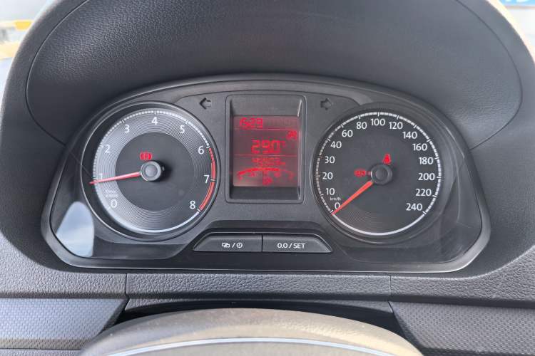 Used Jetta VA3 2021 1.5L Manual Entry-Level Version Odometer Close Up