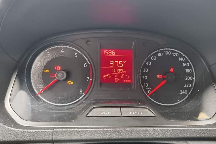 Used Jetta VA3 2021 1.5L Manual Entry-Level Version Odometer Close Up