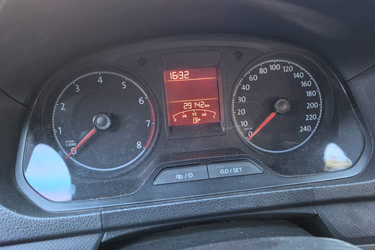 Used Jetta VA3 2021 1.5L Manual Entry-Level Version Odometer Close Up