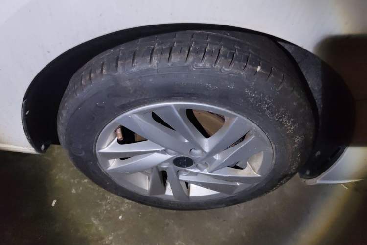 Used Jetta VA3 2021 1.5L Automatic Enjoyment Edition Right Front Wheel Hub