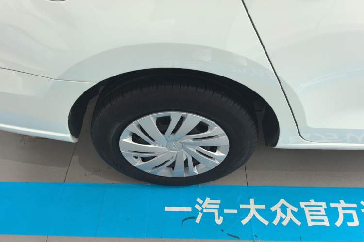 Used Jetta VA3 2021 1.5L Manual Entry-Level Version Right Rear Wheel Hub