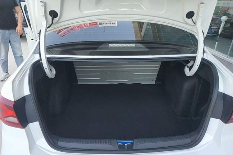 Used Jetta VA3 2021 1.5L Manual Entry-Level Version Trunk