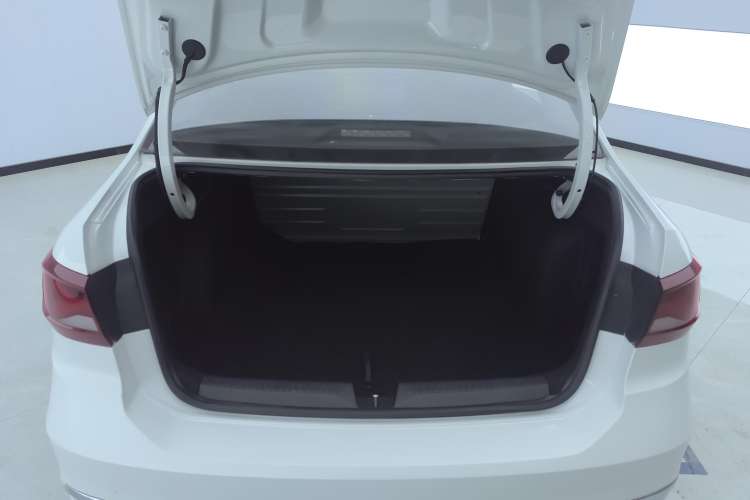 Used Jetta VA3 2021 1.5L Automatic Enjoyment Edition Trunk