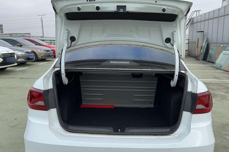 Used Jetta VA3 2021 1.5L Manual Entry-Level Version Trunk