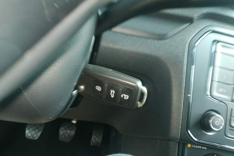 Used Jetta VA3 2021 1.5L Manual Entry-Level Version Vehicle Key