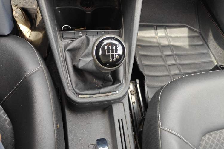Used Jetta VA3 2021 1.5L Manual Enjoyment Edition Gear Lever